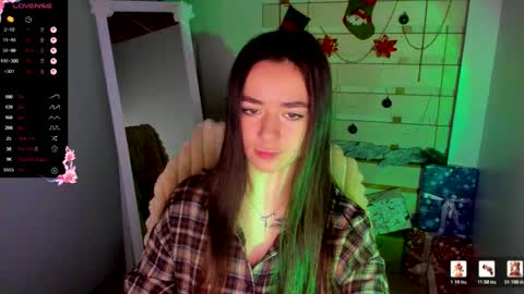 Snapshot of allana_dream chatting on December 18, 2025, 7:36 am Allana online show from December 18, 2025, 7:36 am