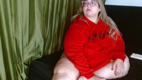 Snapshot of allegra_ferragamo chatting on December 21, 2024, 6:09 am Ale online show from December 21, 2024, 6:09 am