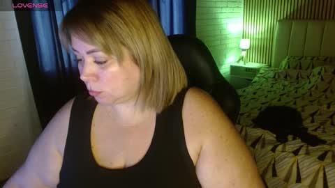 Snapshot of allegra_ferragamo chatting on February 16, 2025, 9:38 pm Ale online show from February 16, 2025, 9:38 pm