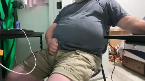 Snapshot of allergictochat chatting on November 3, 2025, 8:32 pm Allergictolove online show from November 3, 2025, 8:32 pm