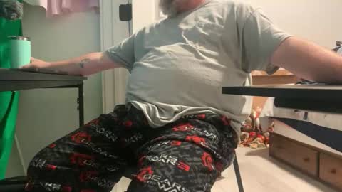 Snapshot of allergictochat chatting on November 17, 2025, 4:35 pm Allergictolove online show from November 17, 2025, 4:35 pm