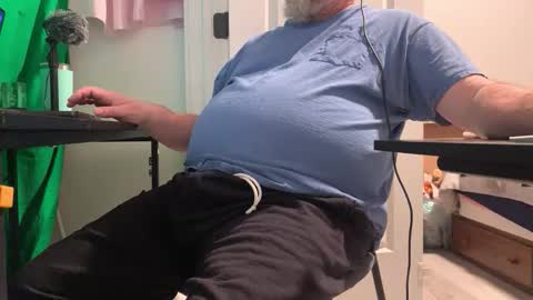 Snapshot of allergictochat chatting on December 14, 2025, 8:57 pm Allergictolove online show from December 14, 2025, 8:57 pm