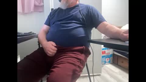 Allergictolove online show from March 11, 2026, 11:11 pm