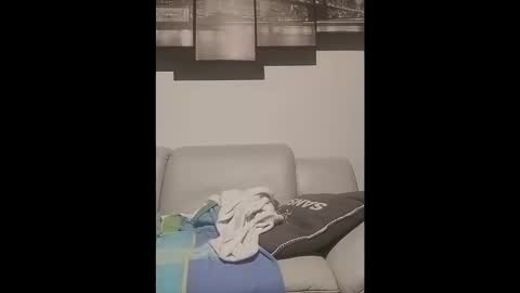 alles594462 online show from April 9, 2026, 3:28 am