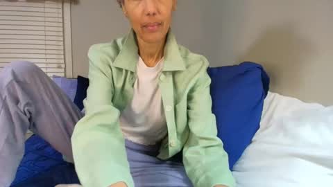 wishlist on bio online show from November 23, 2025, 12:43 am