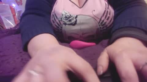 Snapshot of alli_kat78 chatting on December 4, 2024, 9:51 am Alli Kat online show from December 4, 2024, 9:51 am