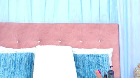 Allicia online show from October 27, 2025, 7:18 pm