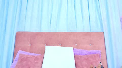 Allicia online show from December 2, 2025, 7:20 pm