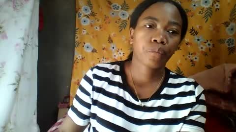 Snapshot of alliciax632770q chatting on July 7, 2026, 10:52 am alliciax632770q online show from July 7, 2026, 10:52 am