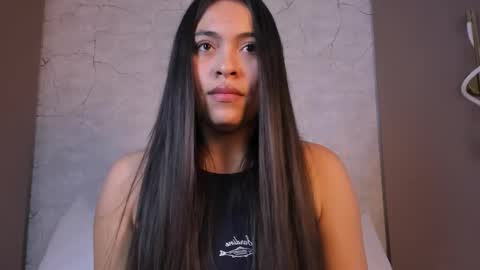 Snapshot of allie_bruce chatting on December 19, 2025, 2:51 am A L L I E online show from December 19, 2025, 2:51 am