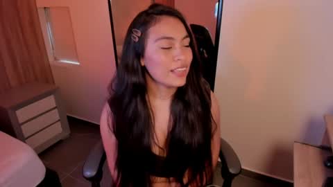 Snapshot of allie_bruce chatting on June 10, 2026, 8:19 pm A L L I E online show from June 10, 2026, 8:19 pm