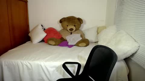 Allie  online show from January 7, 2025, 11:24 pm