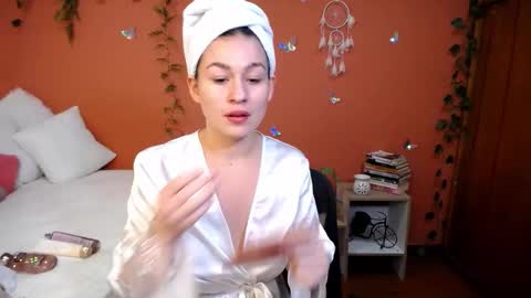 Allie  online show from September 20, 2025, 6:20 pm