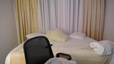 Allie  online show from May 22, 2026, 2:22 pm