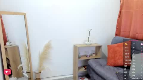 Snapshot of allison0724 chatting on February 24, 2025, 7:41 pm online show from February 24, 2025, 7:41 pm