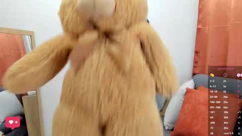 Snapshot of allison0724 chatting on March 1, 2025, 4:04 am online show from March 1, 2025, 4:04 am