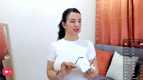 Snapshot of allison0724 chatting on March 6, 2025, 7:21 pm online show from March 6, 2025, 7:21 pm