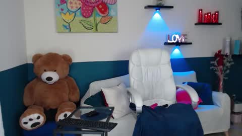 Alli online show from March 9, 2026, 8:57 pm