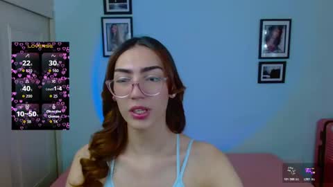 Snapshot of allisonblossom chatting on November 18, 2025, 7:29 pm online show from November 18, 2025, 7:29 pm