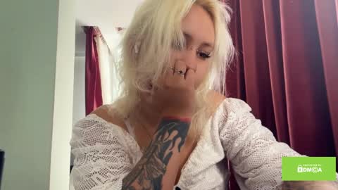 Snapshot of allisonstraw chatting on April 8, 2026, 7:08 am Allison online show from April 8, 2026, 7:08 am