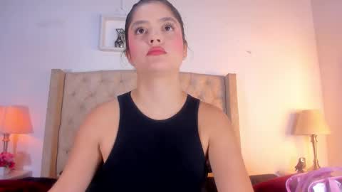 Snapshot of allisson_m chatting on December 19, 2025, 12:01 pm allisson online show from December 19, 2025, 12:01 pm