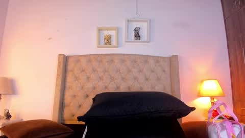 Snapshot of allisson_m chatting on February 19, 2026, 12:01 pm allisson online show from February 19, 2026, 12:01 pm