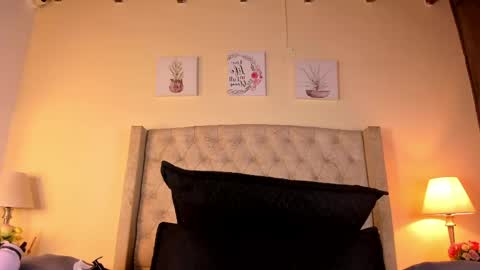 Snapshot of allisson_m chatting on May 4, 2026, 12:01 pm allisson online show from May 4, 2026, 12:01 pm