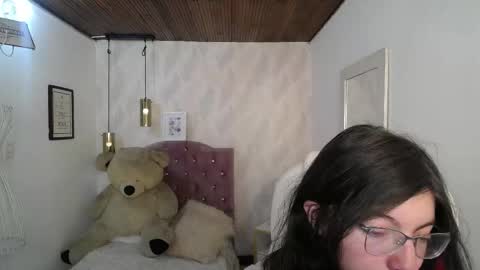 Snapshot of alllyson_ chatting on December 20, 2025, 8:38 pm alison online show from December 20, 2025, 8:38 pm