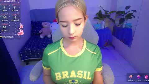 Snapshot of alloy_tiny chatting on July 21, 2026, 7:38 pm alloy_tiny online show from July 21, 2026, 7:38 pm