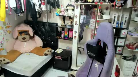 Snapshot of allsson_miller chatting on April 21, 2026, 1:42 am allsson_miller online show from April 21, 2026, 1:42 am