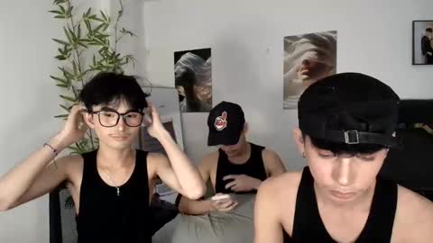 Snapshot of alluring_alpha chatting on May 26, 2026, 3:46 am kim and josh online show from May 26, 2026, 3:46 am