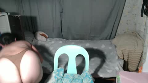 Snapshot of alluring_bobbies chatting on December 3, 2024, 6:49 pm dhiharu online show from December 3, 2024, 6:49 pm