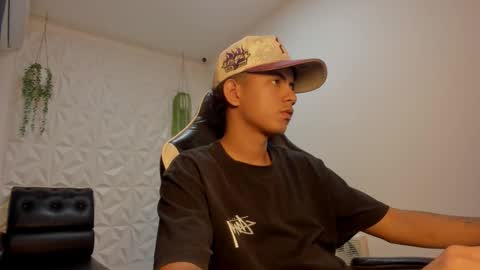 Snapshot of alluringangel01 chatting on January 7, 2026, 1:52 am alluringangel01 online show from January 7, 2026, 1:52 am