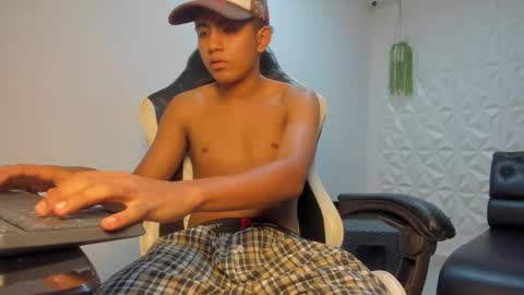 Snapshot of alluringangel01 chatting on January 13, 2026, 1:33 am alluringangel01 online show from January 13, 2026, 1:33 am