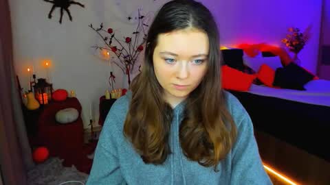 alluringeyess online show from October 27, 2025, 12:09 pm