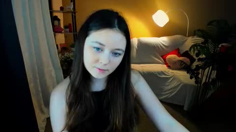 alluringeyess online show from February 13, 2026, 12:45 pm