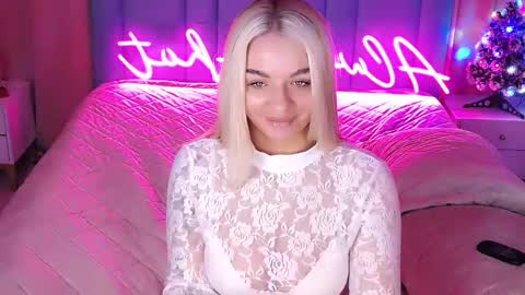 AlwaysHot online show from December 16, 2025, 2:27 am