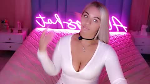 AlwaysHot online show from February 20, 2026, 2:08 am