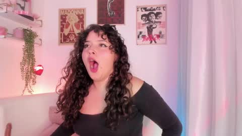 Snapshot of ally_belle chatting on May 10, 2026, 12:16 am Ally Belle online show from May 10, 2026, 12:16 am