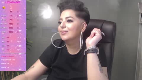 Snapshot of allyiah chatting on December 28, 2024, 1:18 am online show from December 28, 2024, 1:18 am