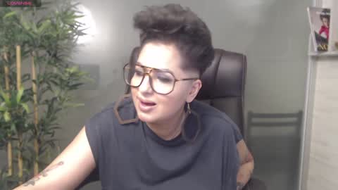 Snapshot of allyiah chatting on January 11, 2025, 1:37 am online show from January 11, 2025, 1:37 am