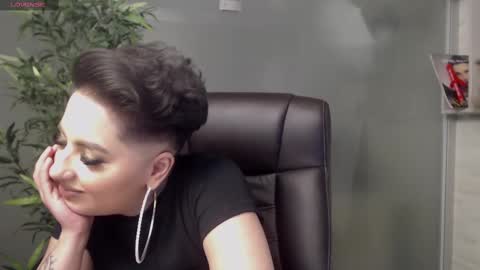 Snapshot of allyiah chatting on February 13, 2025, 2:34 am online show from February 13, 2025, 2:34 am