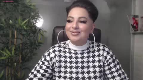 Snapshot of allyiah chatting on February 13, 2025, 8:03 pm online show from February 13, 2025, 8:03 pm