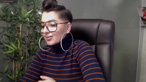 Snapshot of allyiah chatting on February 21, 2025, 11:32 pm online show from February 21, 2025, 11:32 pm