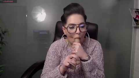 Snapshot of allyiah chatting on February 23, 2025, 9:16 pm online show from February 23, 2025, 9:16 pm