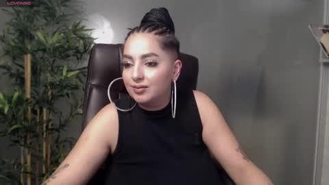 Snapshot of allyiah chatting on March 4, 2025, 2:06 am online show from March 4, 2025, 2:06 am