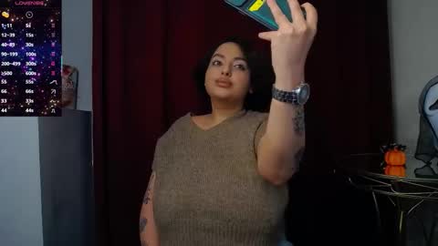 Snapshot of allyiah chatting on October 28, 2025, 7:27 pm online show from October 28, 2025, 7:27 pm