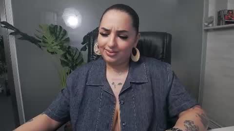 Snapshot of allyiah chatting on July 2, 2026, 2:23 pm online show from July 2, 2026, 2:23 pm