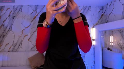 Alisson online show from December 18, 2025, 10:10 am