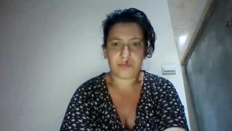 Snapshot of alma_amy chatting on June 4, 2026, 8:37 pm Alma online show from June 4, 2026, 8:37 pm